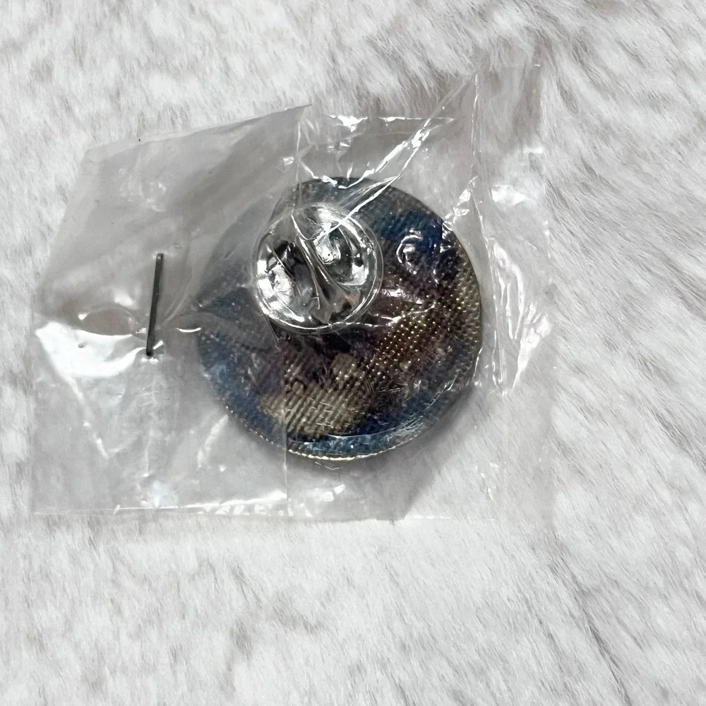 🔮 5/$25‎ Vintage NHL New York Islanders Hockey Pin